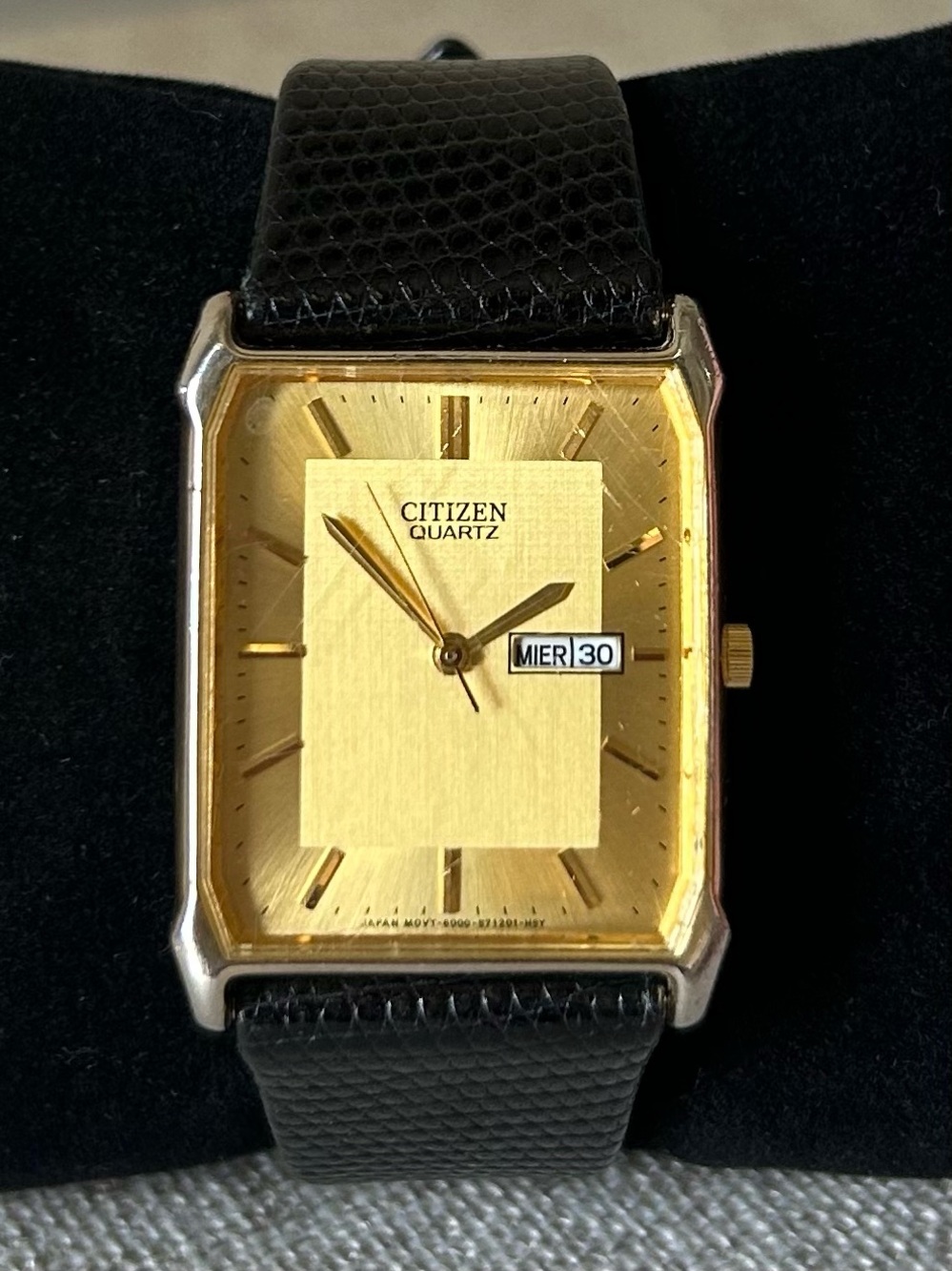 Vintage 1984 Citizen Quartz Tank Watch 6000-S24809 Day Date Gold Black Lizard
